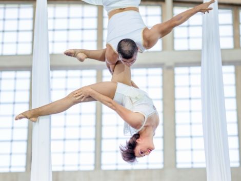 ✨ Émerveiller, surprendre, captiver.
Au sol, dans les airs ou au cœur de vos invités, nos artistes subliment chaque espace.

Nous vous proposons des...