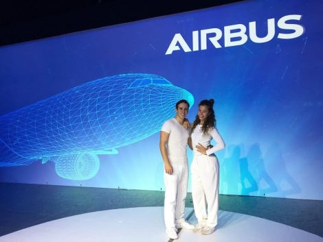 Amazing Show by @oscart_group 
Aeronautic Mapping with our beautiful performers
Thanks @cain_celine.le_labo .
The Best Digital Choreographers ....