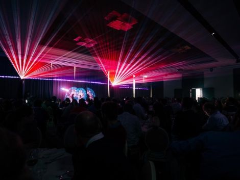 Digital shows - Evènement pour les 10 ans d’une grande entreprise française ! Un show technologique haut en couleurs ! Agence @rivedroiteevenement  Merci...