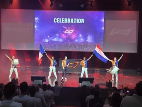 Et si l’artistique permettait de créer l’adhésion de vos équipes ?

Retour sur un happening sur mesure imaginé pour un grand groupe international....