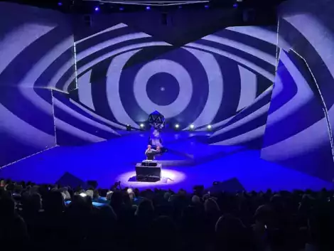 Au-delà du regard, une expérience… rêvons grand.

Nous avons eu le plaisir de donner vie à l’histoire d’un client, à l’occasion de son anniversaire.
Un show...